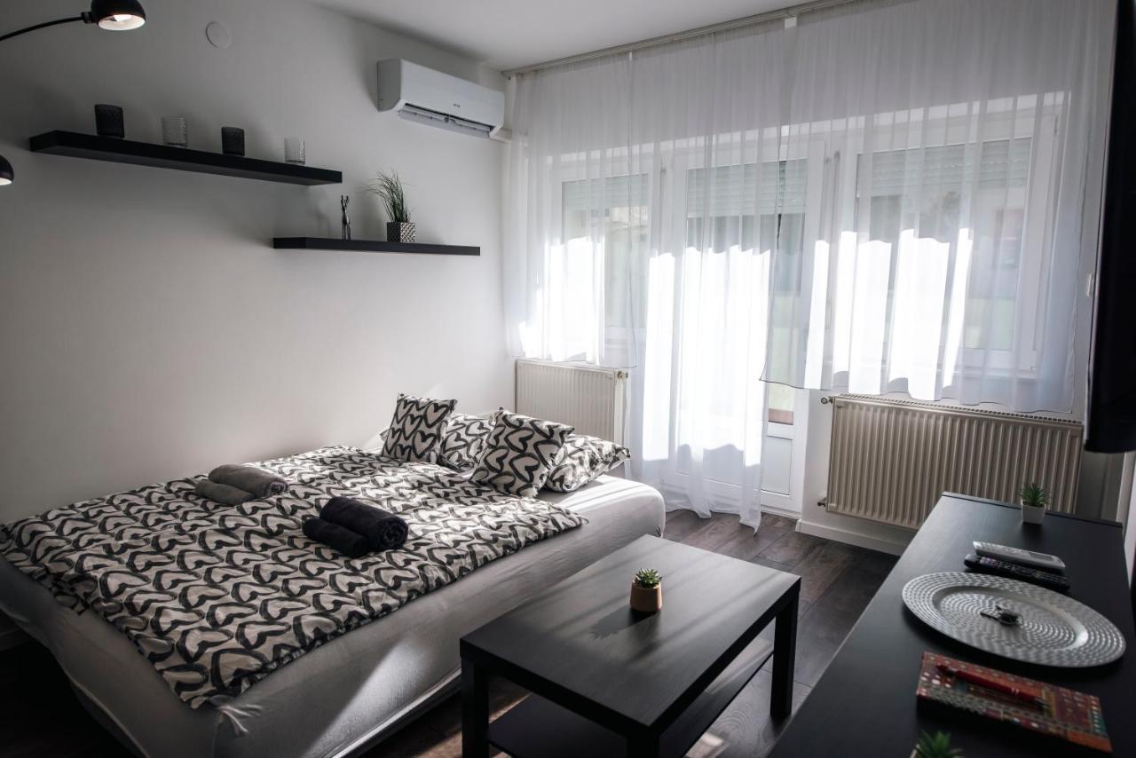 Anavrin Apartman Free Parking Apartment เปตช์ ภายนอก รูปภาพ